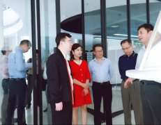 广东省工业和信息化局莅临华体在线登录入口-华体(中国)调研制造业创新中心建设情况
